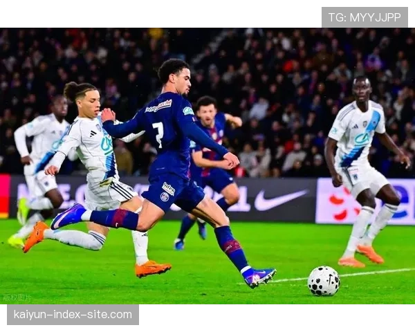 里尔本赛季欧联杯八战四胜四负，表现起伏状态不够稳定